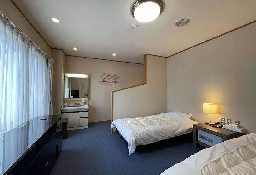 Marina Hotel Kaikuu