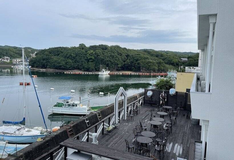 Marina Hotel Kaikuu