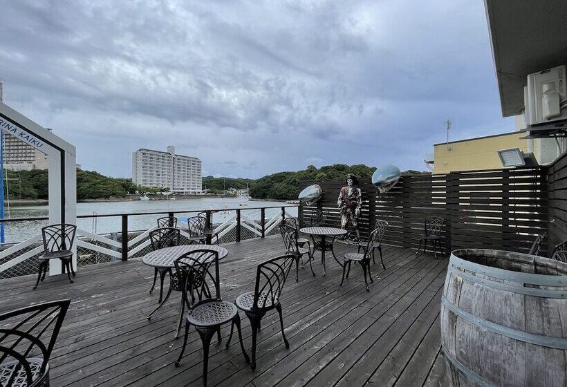Marina Hotel Kaikuu