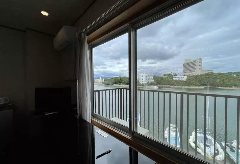 Marina Hotel Kaikuu