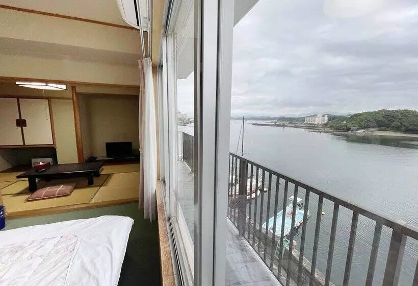 Marina Hotel Kaikuu