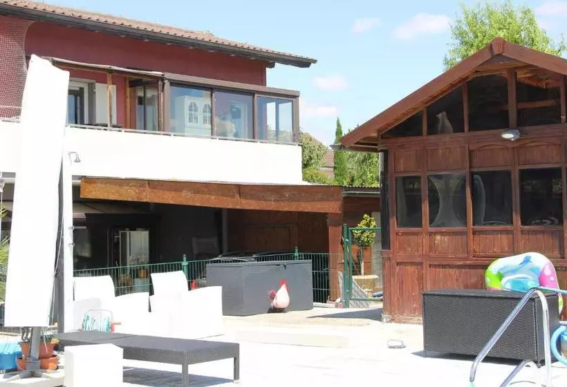 ペンション At Moumie Studio Furnished Quiet Place Parking And Jacuzzi And Pool