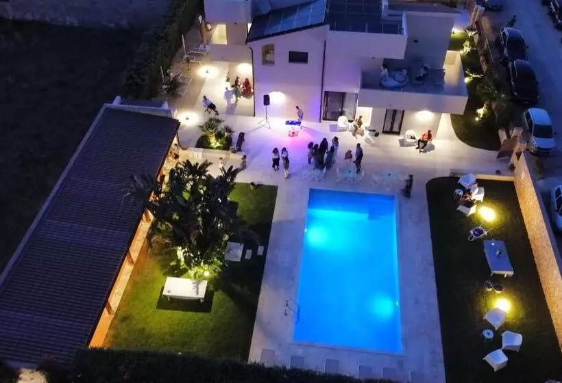 ペンション Tipino