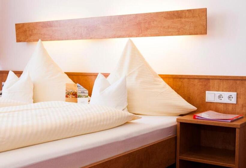 호텔 Am Dusseldorfer Platz