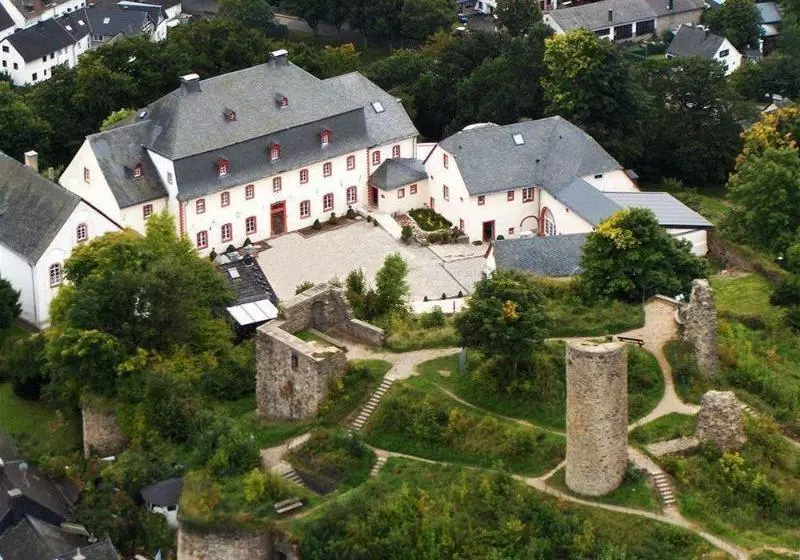 Отель Burghaus Kronenburg