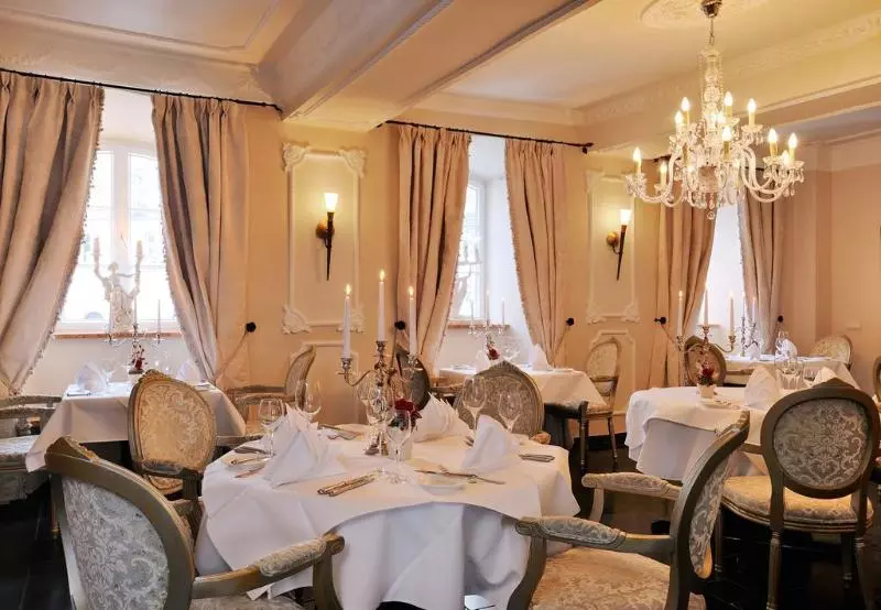 Отель Burghaus Kronenburg