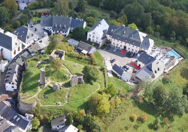 Отель Burghaus Kronenburg