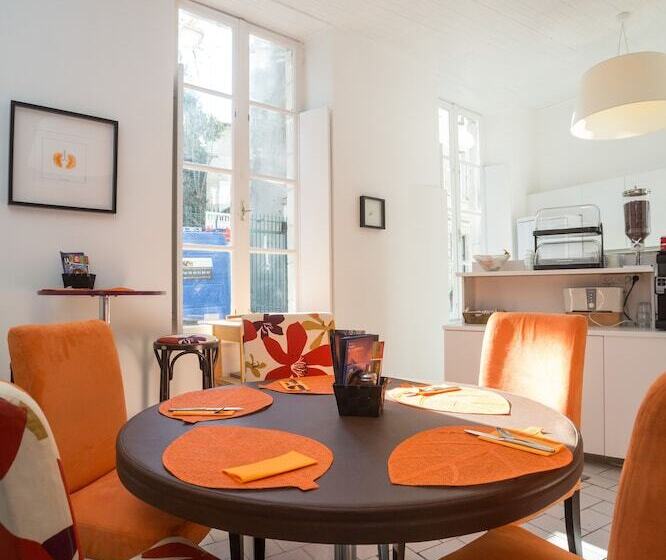 בית מלון כפרי De Paris