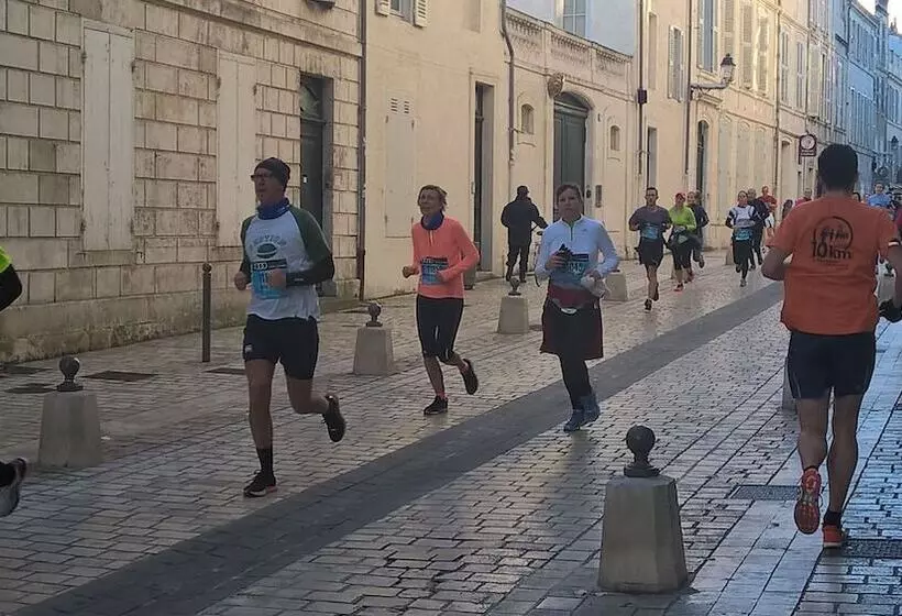 בית מלון כפרי De Paris