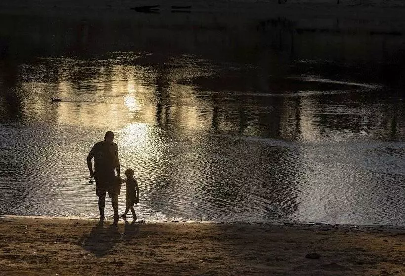 Отель Discovery Parks   Maidens Inn Moama