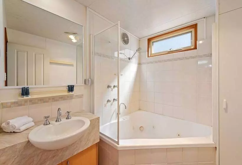 Отель Discovery Parks   Maidens Inn Moama