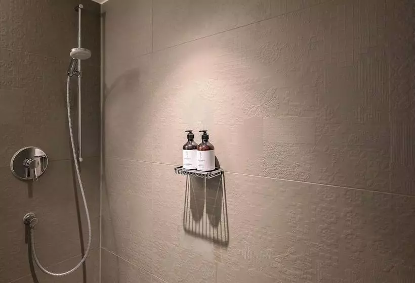 هتل Bob W Munich Schwabing