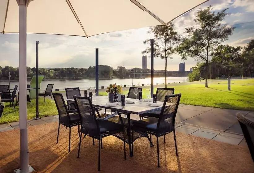 Отель Kameha Grand Bonn