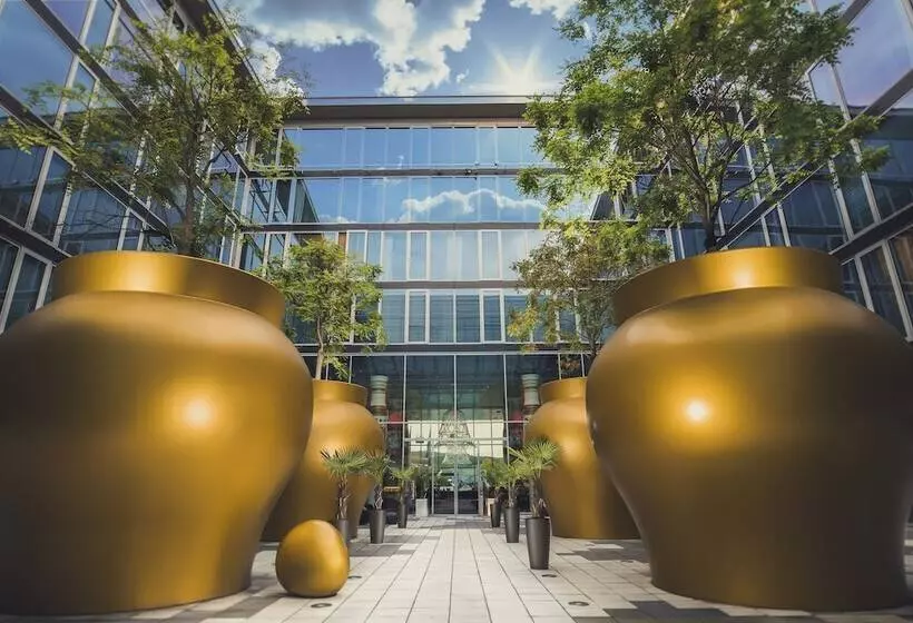 Отель Kameha Grand Bonn