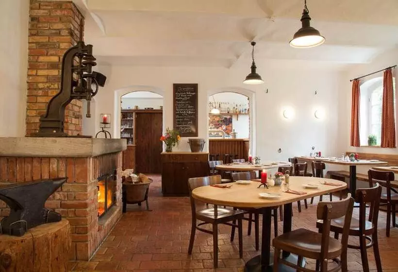 Отель Landhaus Alte Schmiede