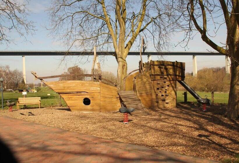 酒店 Mintarder Wasserbahnhof