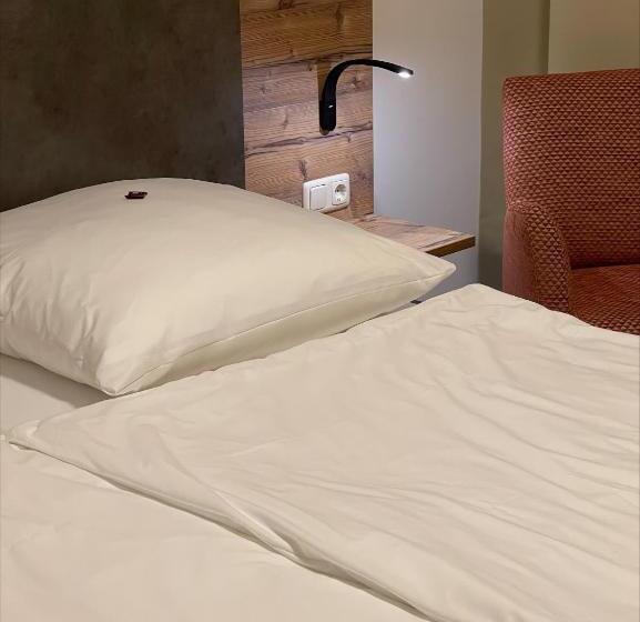 酒店 Mintarder Wasserbahnhof