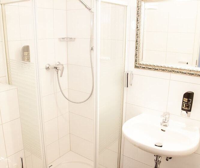 酒店 Mintarder Wasserbahnhof