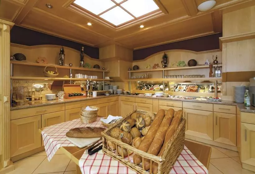 Panorama Hotel Am See