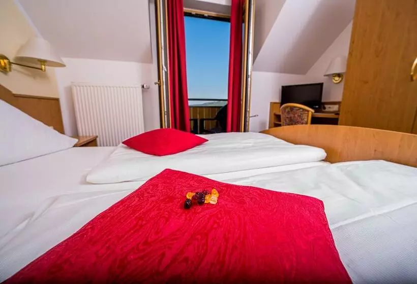 Panorama Hotel Am See