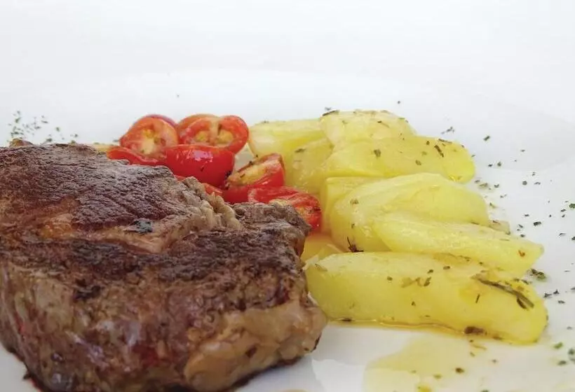 فندق Serrambi Resort