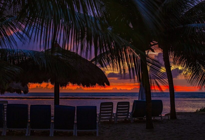 ホテル Serrambi Resort