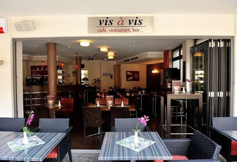 ホテル Vis A Vis