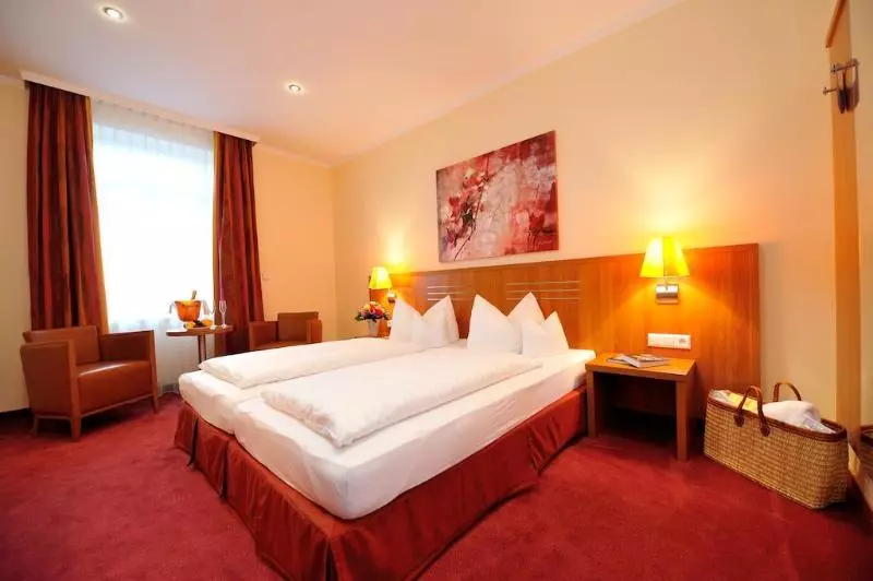 Отель Vis A Vis