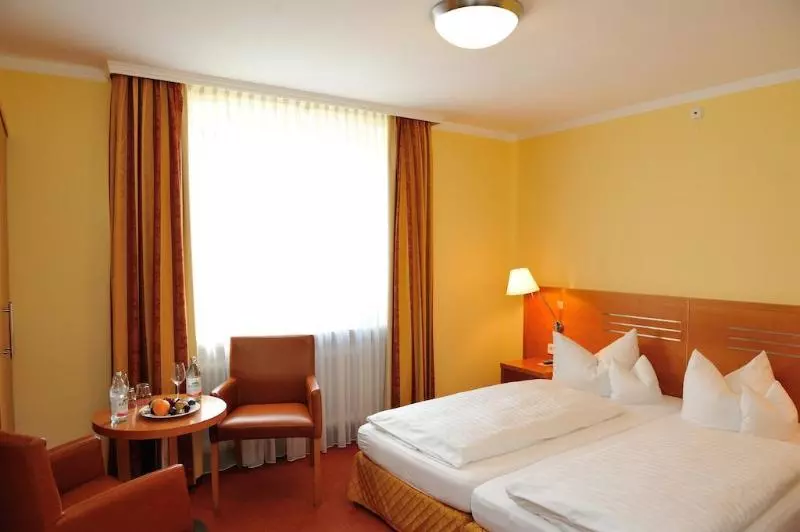 Отель Vis A Vis