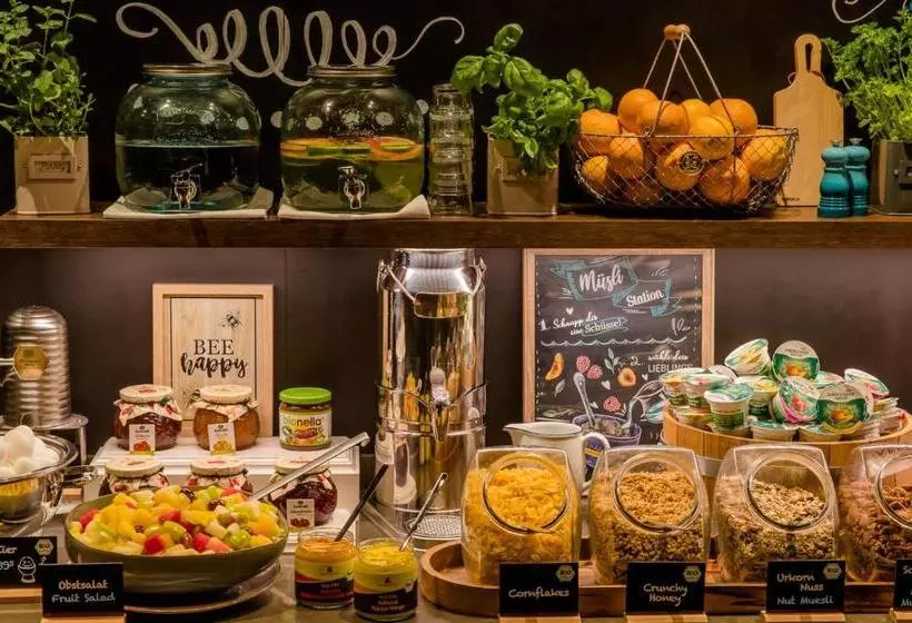 Motel One Berlin Alexanderplatz