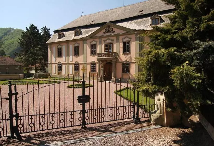 ホテル Zámek Potštejn
