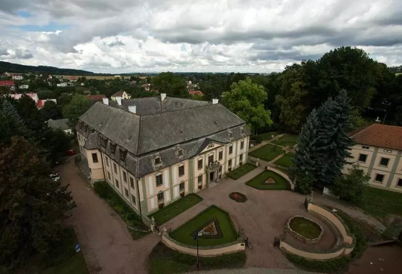ホテル Zámek Potštejn