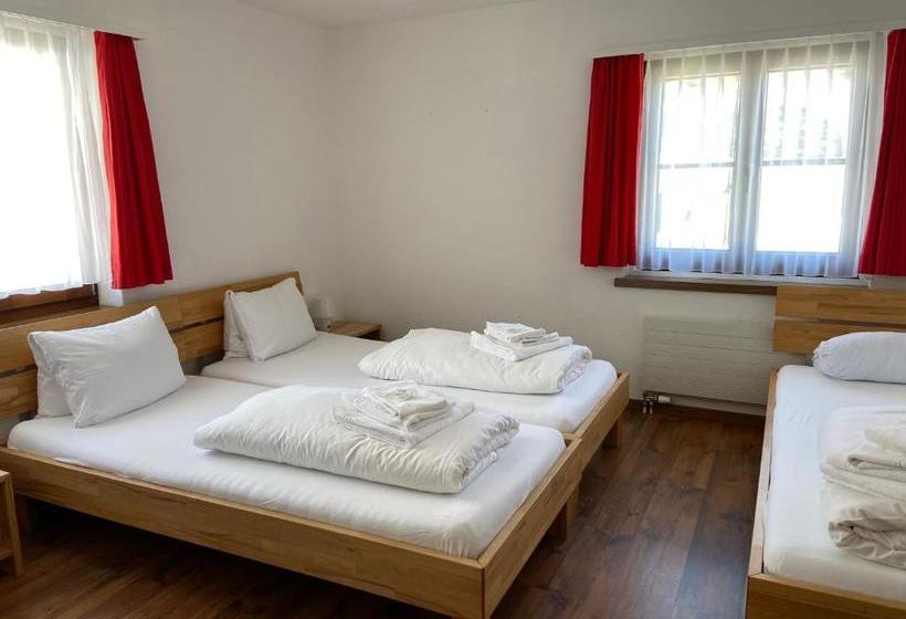 ペンション Berggasthaus Piz Calmot