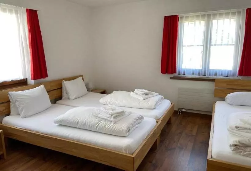 ペンション Berggasthaus Piz Calmot