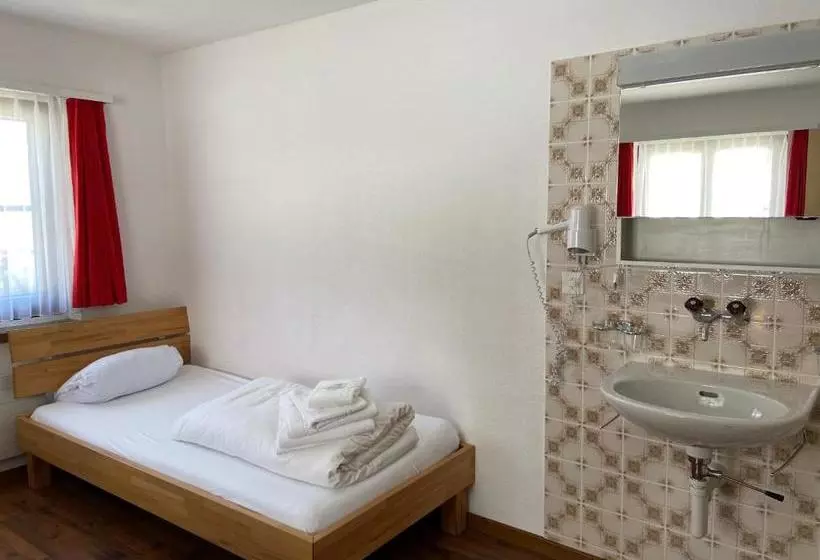 ペンション Berggasthaus Piz Calmot