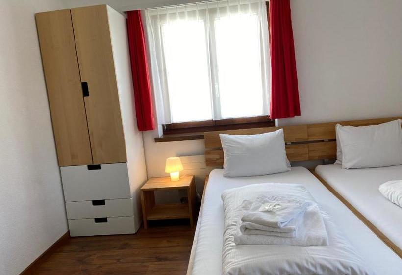 ペンション Berggasthaus Piz Calmot