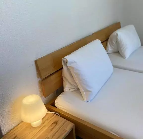 ペンション Berggasthaus Piz Calmot