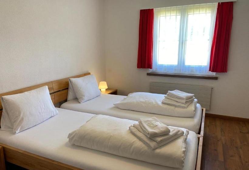 ペンション Berggasthaus Piz Calmot