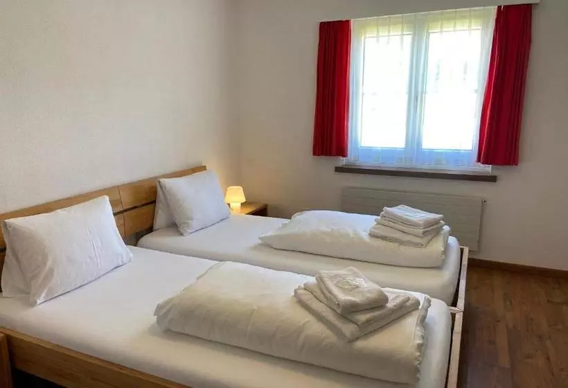 ペンション Berggasthaus Piz Calmot