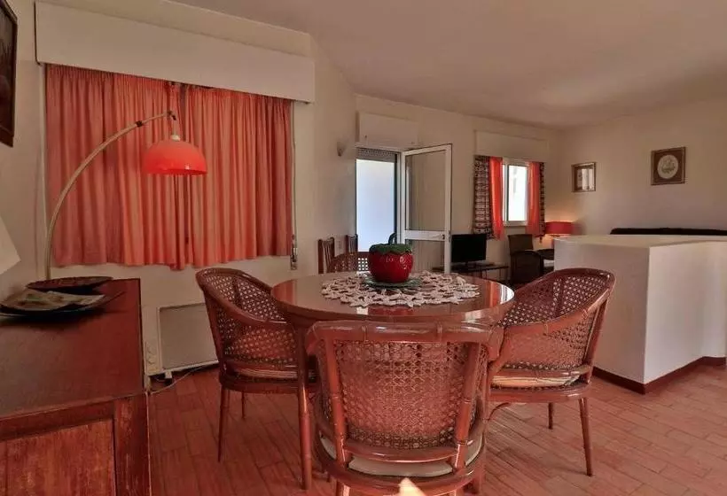 ペンション Casa Vale Do Lobo 114   Great Townhouse Few Minutes Walk From Beach Praca