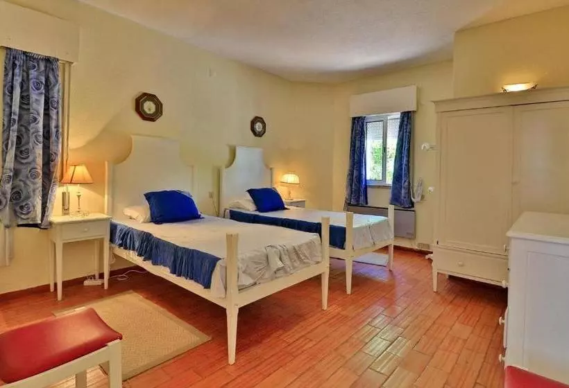 ペンション Casa Vale Do Lobo 114   Great Townhouse Few Minutes Walk From Beach Praca