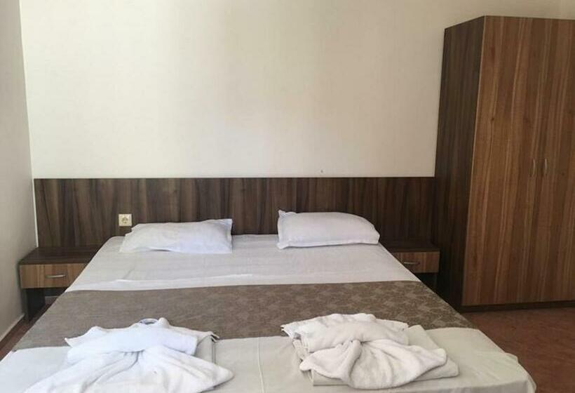 פנסיון Elite Apartments Is Located In The Old Town Of Pomorie