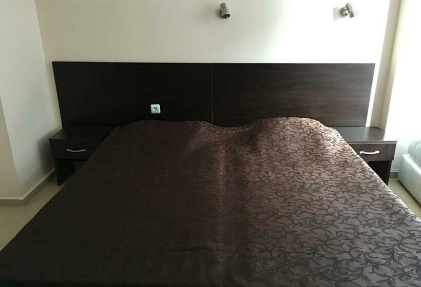 פנסיון Elite Apartments Is Located In The Old Town Of Pomorie