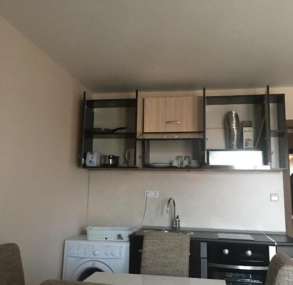 פנסיון Elite Apartments Is Located In The Old Town Of Pomorie