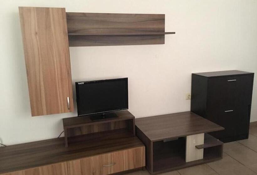 פנסיון Elite Apartments Is Located In The Old Town Of Pomorie