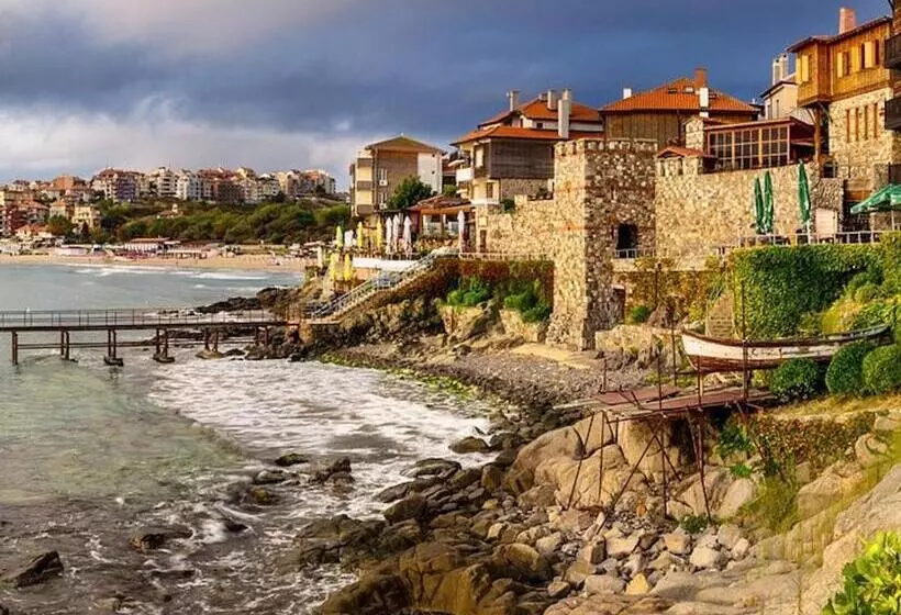 پانسیون Elite Apartments Is Located In The Old Town Of Pomorie