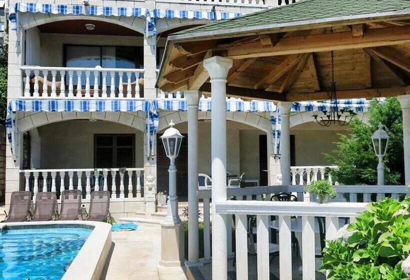 پانسیون Guest House Vila Eli