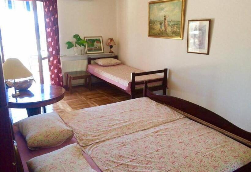 پانسیون Guest House Vila Eli