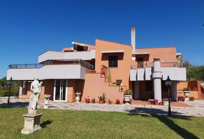 بنسيون Il Giardino Monticciolo