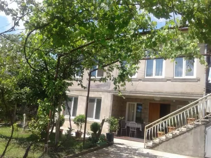 Majatalo Nino Apartement Zugdidi